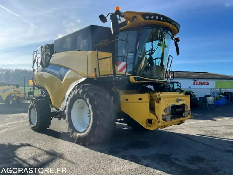 MOISSONNEUSE BATTEUSE NEW HOLLAND CR 8.80 - 2017 / 1847 HEURES - Landmaschine: das Bild 5 MOISSONNEUSE BATTEUSE NEW HOLLAND CR 8.80 - 2017 / 1847 HEURES - Landmaschine: das Bild 5