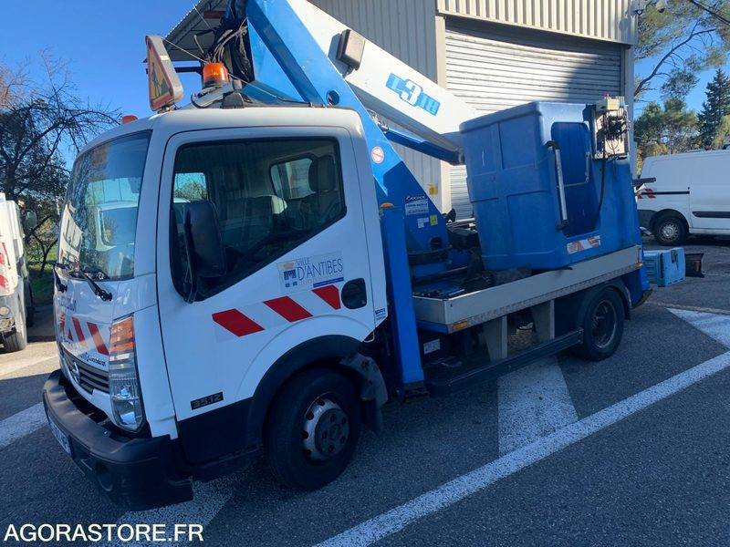Nacelle élévatrice - 2013 - SOCAGE - Nissan - Cabstar - 91 757 kms - CZ 601 NP - Kastenwagen: das Bild 2 Nacelle élévatrice - 2013 - SOCAGE - Nissan - Cabstar - 91 757 kms - CZ 601 NP - Kastenwagen: das Bild 2