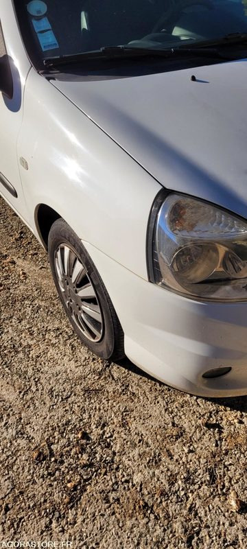 RENAULT CLIO - 2010 - PKW: das Bild 2 RENAULT CLIO - 2010 - PKW: das Bild 2