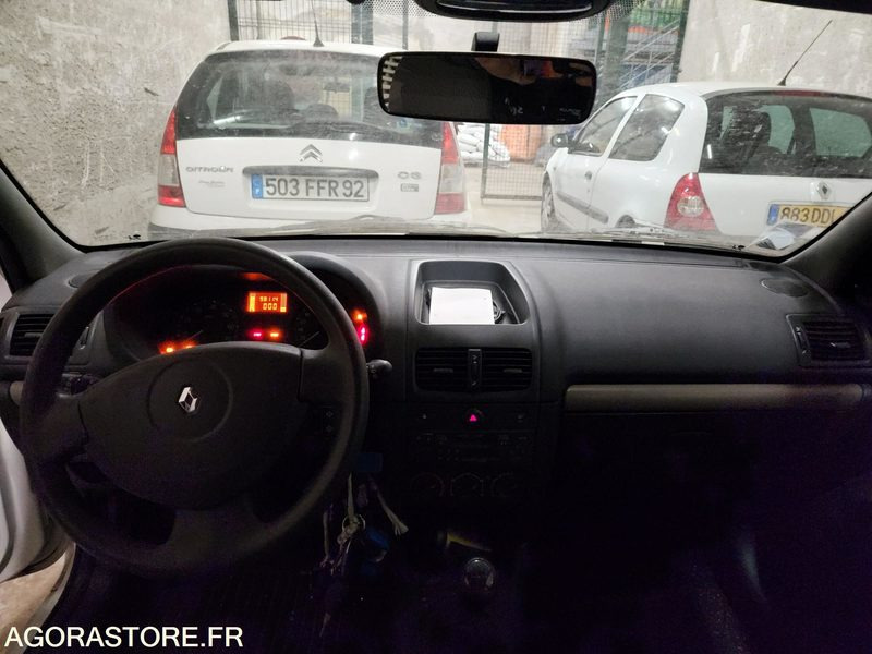 RENAULT CLIO - PKW: das Bild 3 RENAULT CLIO - PKW: das Bild 3