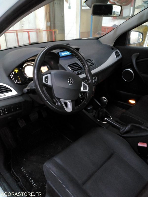 RENAULT MEGANE DIESEL - PKW: das Bild 5 RENAULT MEGANE DIESEL - PKW: das Bild 5