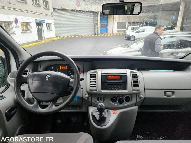 RENAULT TRAFFIC - Kleinbus, Personentransporter: das Bild 3 RENAULT TRAFFIC - Kleinbus, Personentransporter: das Bild 3