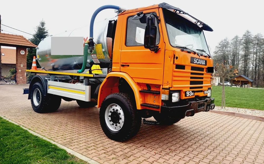 Scania 93 H 4X4 ALLROAD 4 WD - Tankwagen: das Bild 2 Scania 93 H 4X4 ALLROAD 4 WD - Tankwagen: das Bild 2