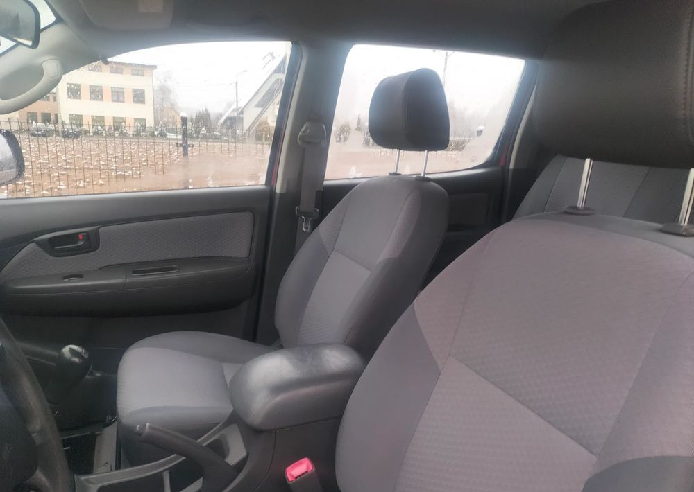 Toyota Hilux 2.5D 4x4, straż, strażacki, pożarniczy - Pick-up: das Bild 5 Toyota Hilux 2.5D 4x4, straż, strażacki, pożarniczy - Pick-up: das Bild 5