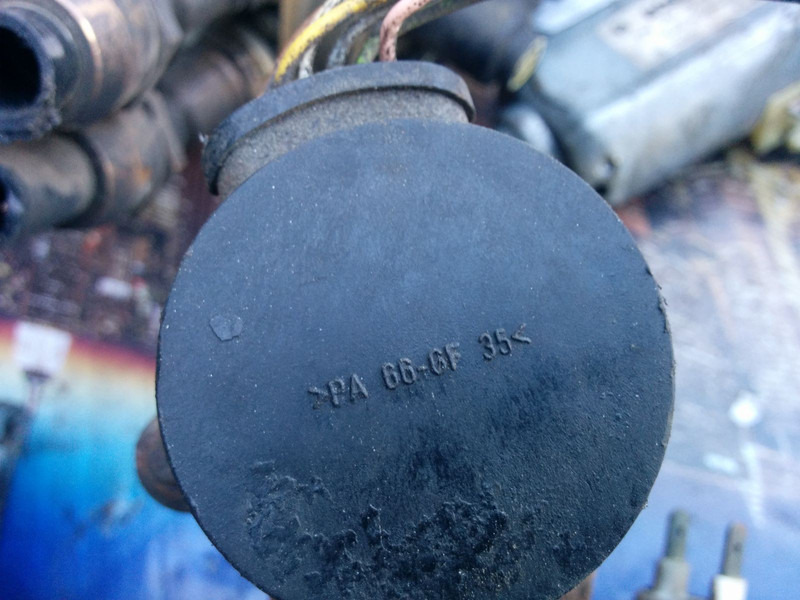 MAN PBT-GF2C - Pedal: das Bild 3 MAN PBT-GF2C - Pedal: das Bild 3