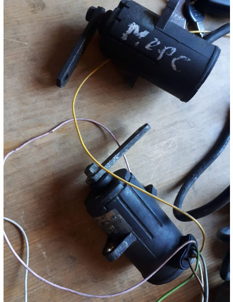 MAN PBT-GF2C - Pedal: das Bild 1 MAN PBT-GF2C - Pedal: das Bild 1