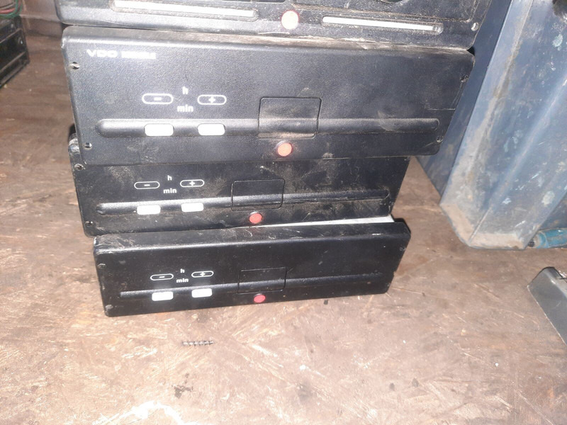 Volvo Video system x-dmr 8 R8 Compact RJ45 - Elektrische Ausrüstung: das Bild 5 Volvo Video system x-dmr 8 R8 Compact RJ45 - Elektrische Ausrüstung: das Bild 5