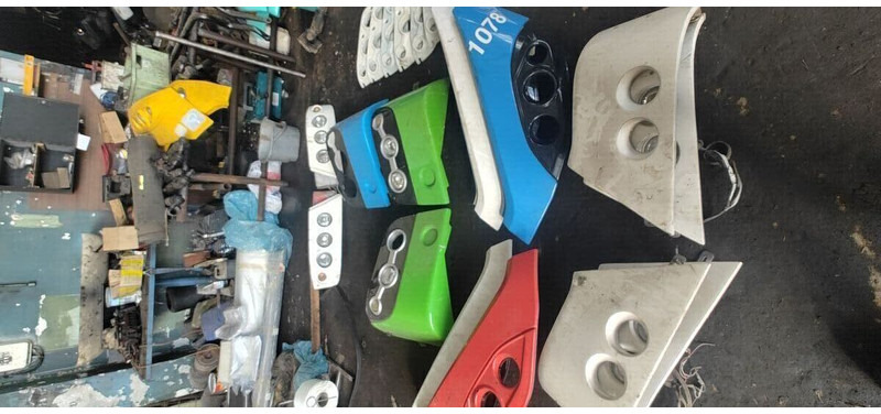 Volvo магнетолы . B12 . Ивеко - Stoßstange: das Bild 2 Volvo магнетолы . B12 . Ивеко - Stoßstange: das Bild 2