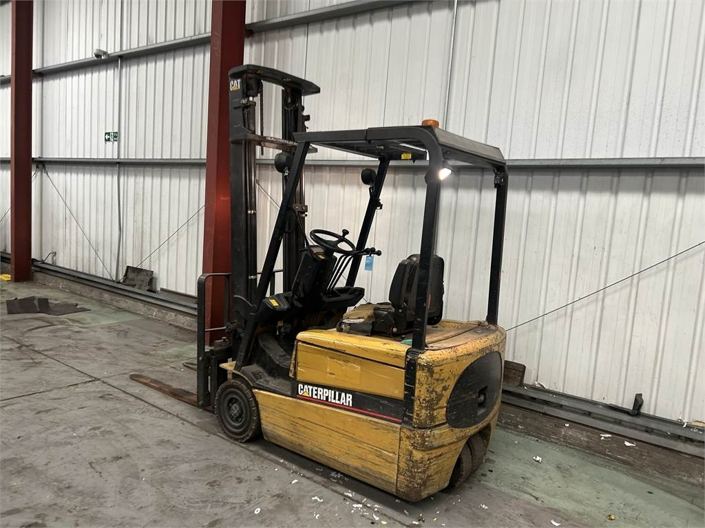 CAT EP16KT - Elektrostapler: das Bild 3 CAT EP16KT - Elektrostapler: das Bild 3