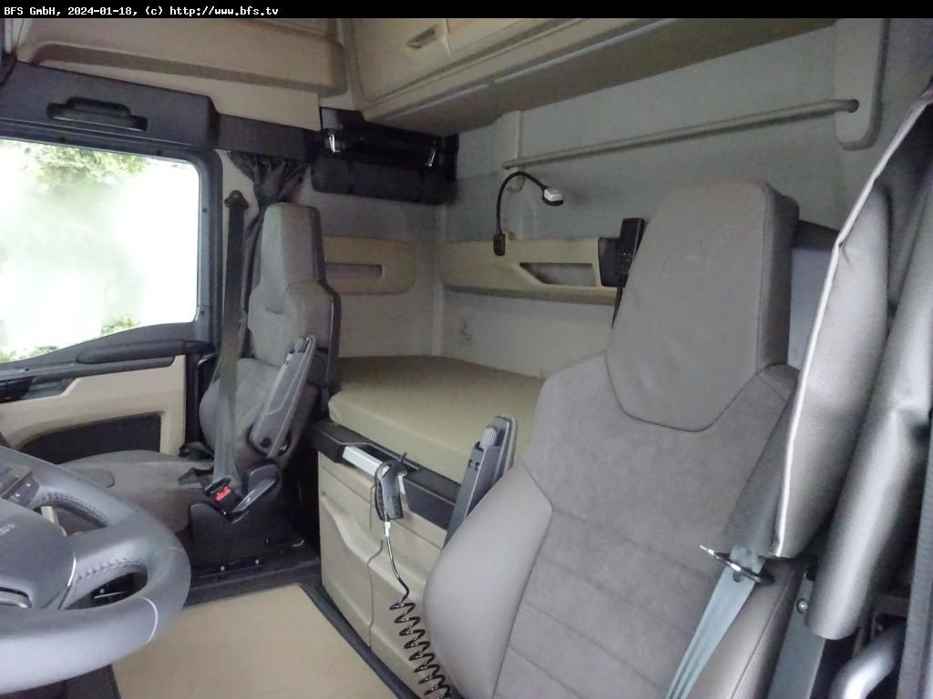 MAN TGX (TG3) 18.640 4x2 LL SA D38, Spiegellos MAN TGX (TG3) 18.640 4x2 LL SA D38, Spiegellos - Sattelzugmaschine: das Bild 3 MAN TGX (TG3) 18.640 4x2 LL SA D38, Spiegellos MAN TGX (TG3) 18.640 4x2 LL SA D38, Spiegellos - Sattelzugmaschine: das Bild 3