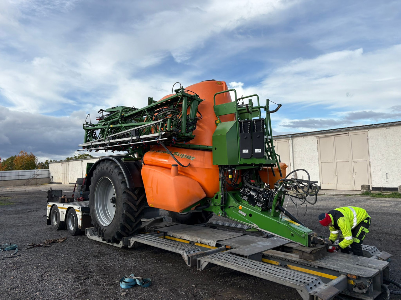 AMAZONE UX 6200 36m GPS - Anhängespritze: das Bild 2 AMAZONE UX 6200 36m GPS - Anhängespritze: das Bild 2