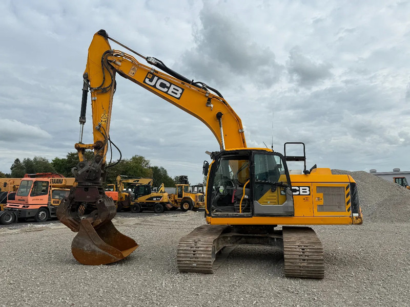 JCB 220 XL 4F WITH BUCKET, SORTING GRAB WITH ROTATOR + €5000,- - Kettenbagger: das Bild 1 JCB 220 XL 4F WITH BUCKET, SORTING GRAB WITH ROTATOR + €5000,- - Kettenbagger: das Bild 1