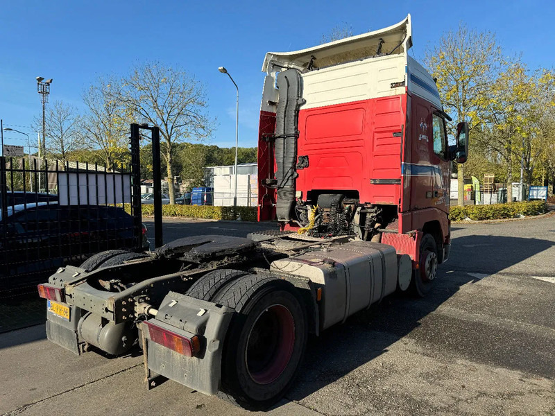 Volvo FH 12.460 4X2 SPOILERS EURO 3 MANUAL - Sattelzugmaschine: das Bild 5 Volvo FH 12.460 4X2 SPOILERS EURO 3 MANUAL - Sattelzugmaschine: das Bild 5