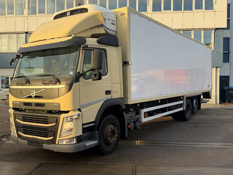 Volvo FM 370 6X2 EURO 6 + THERMO KING T-1200R + DHOLLANDIA 2.000 KG - Kühlkoffer LKW: das Bild 1 Volvo FM 370 6X2 EURO 6 + THERMO KING T-1200R + DHOLLANDIA 2.000 KG - Kühlkoffer LKW: das Bild 1