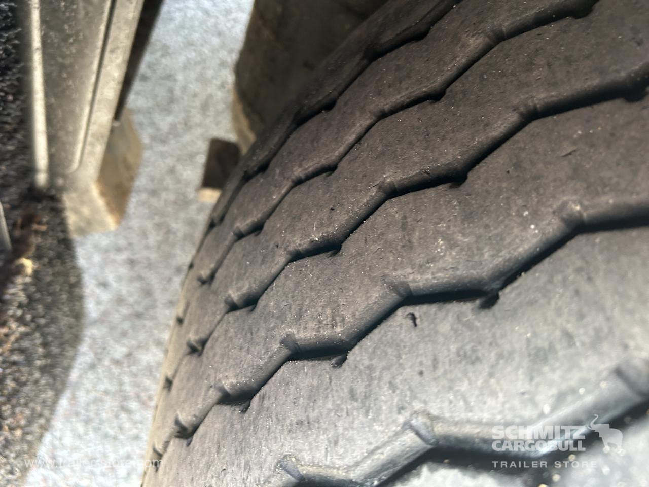 SCHMITZ Curtainsider Standard - Planenauflieger: das Bild 4 SCHMITZ Curtainsider Standard - Planenauflieger: das Bild 4