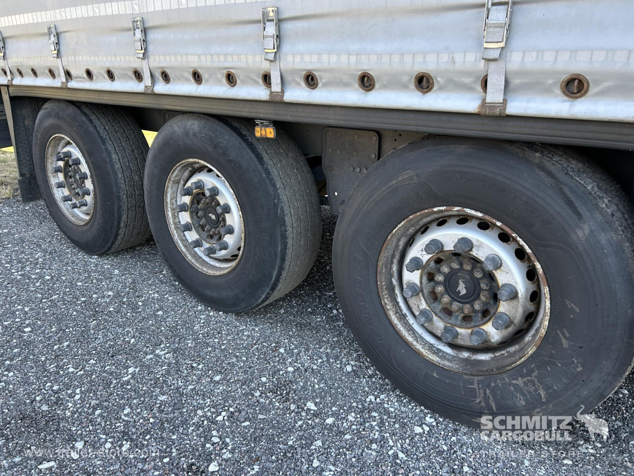 SCHMITZ Curtainsider Standard - Planenauflieger: das Bild 2 SCHMITZ Curtainsider Standard - Planenauflieger: das Bild 2