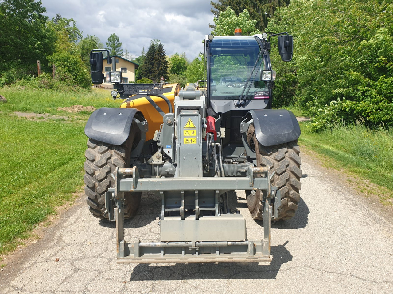 LIEBHERR T 33-10 - Teleskoplader: das Bild 4 LIEBHERR T 33-10 - Teleskoplader: das Bild 4