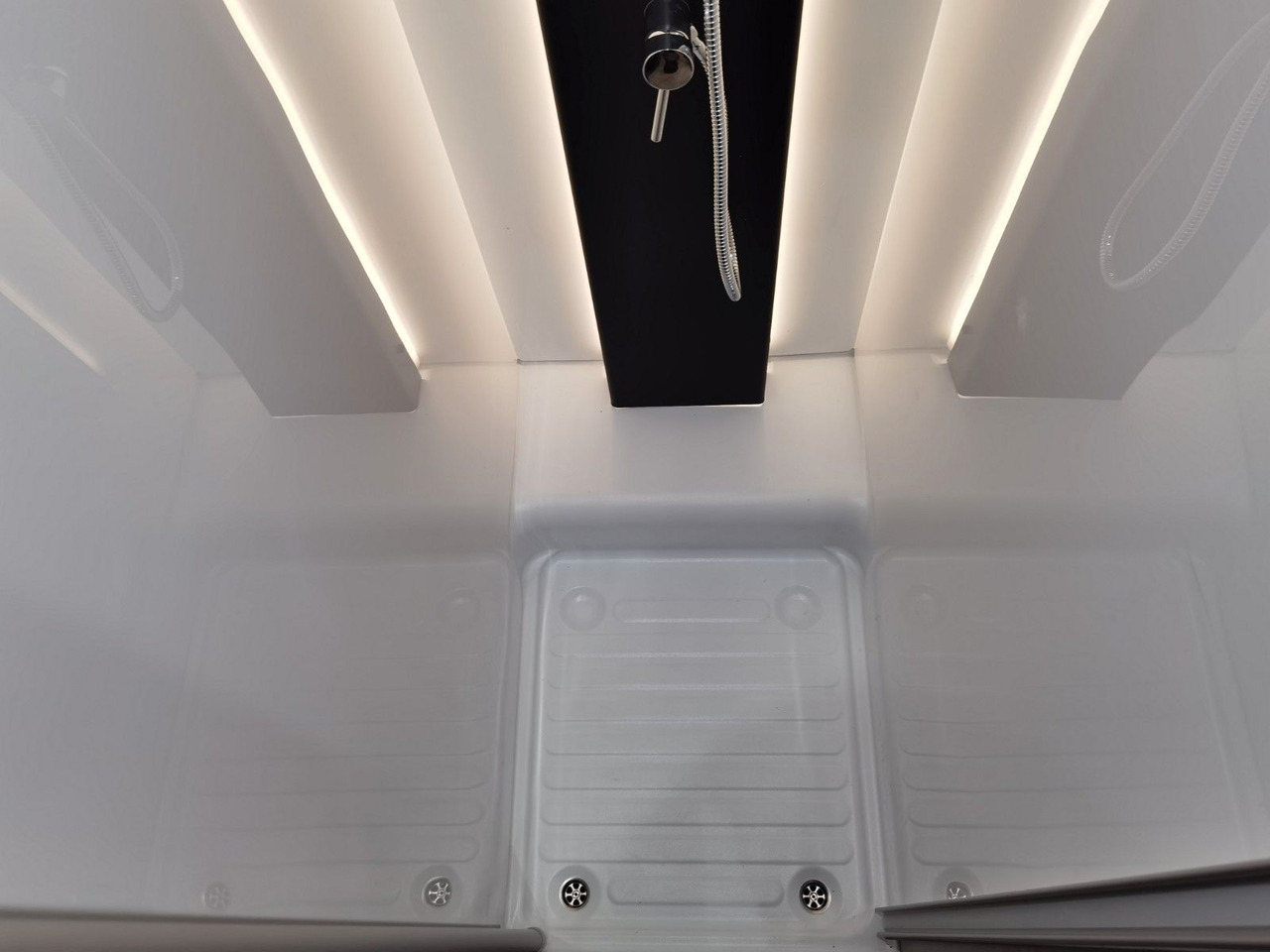 Chausson 650 TITANIUM / MODELL 2026 / 165PS-8G. / HUBBETT - Leasing Chausson 650 TITANIUM / MODELL 2026 / 165PS-8G. / HUBBETT: das Bild 24