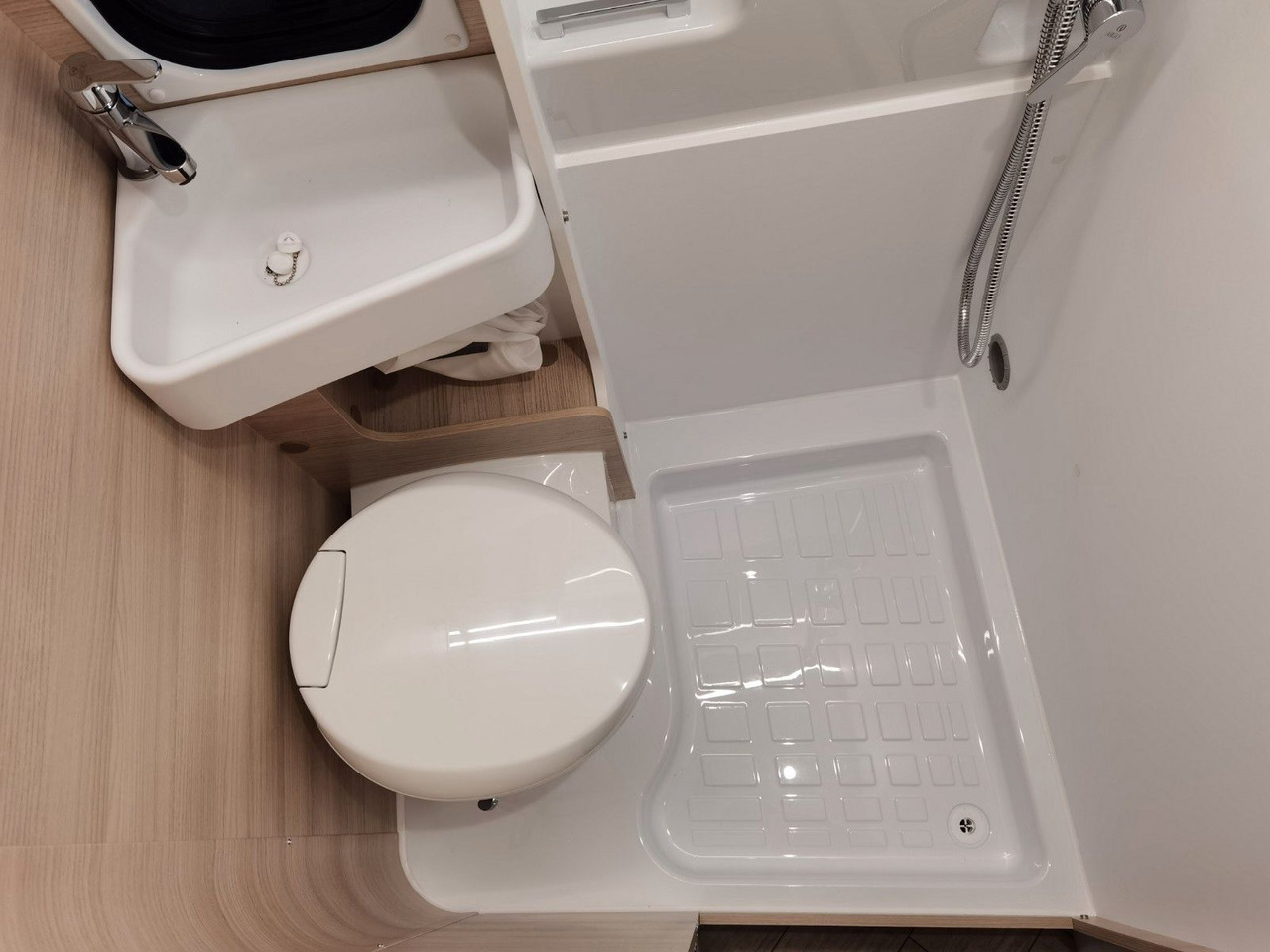 Chausson V697 FIRST LINE / - 2025- / 140PS / EINZELBETTEN - Leasing Chausson V697 FIRST LINE / - 2025- / 140PS / EINZELBETTEN: das Bild 19