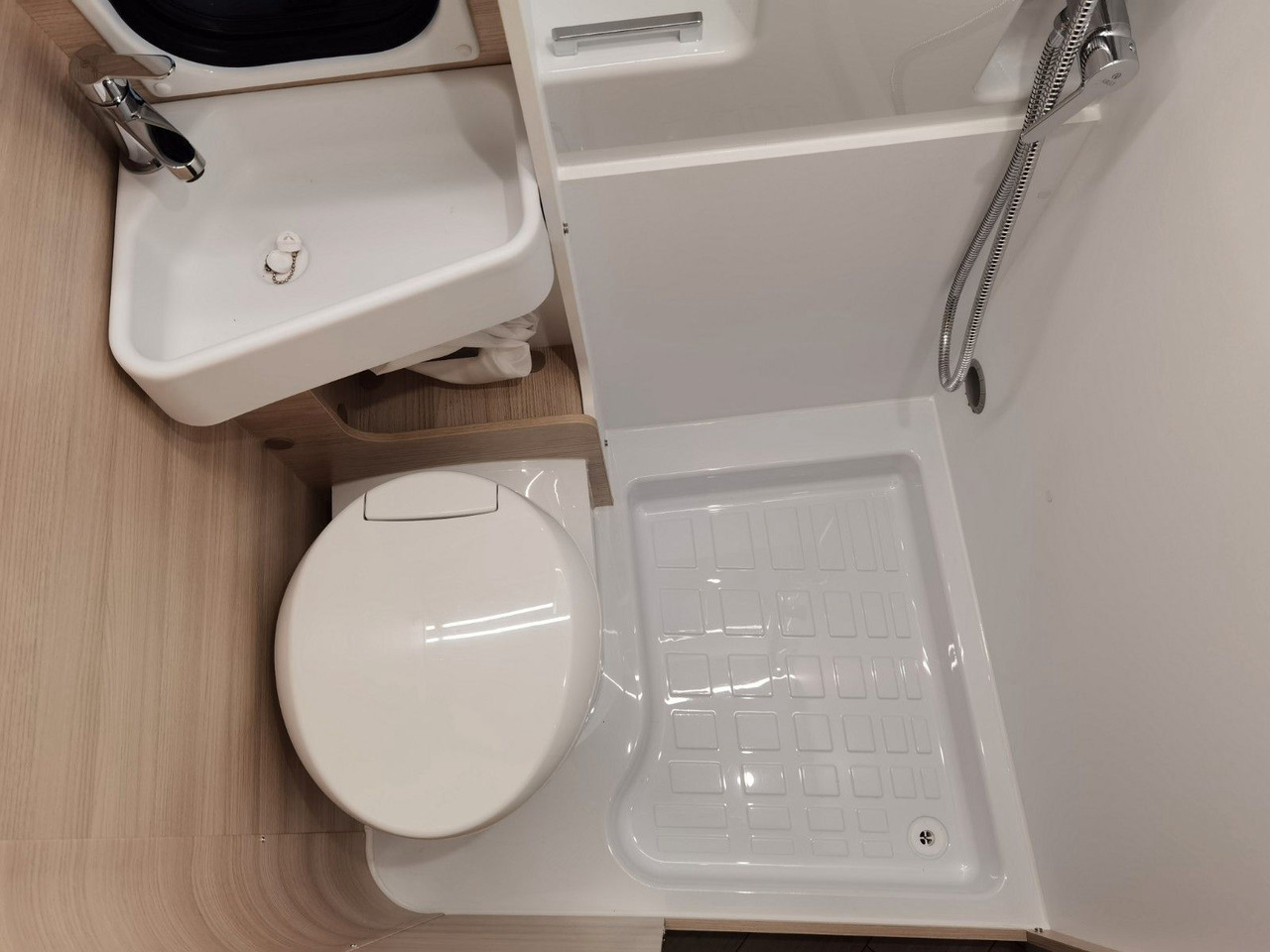 Chausson V697 FIRST LINE / - 2025- / 140PS / EINZELBETTEN - Leasing Chausson V697 FIRST LINE / - 2025- / 140PS / EINZELBETTEN: das Bild 18