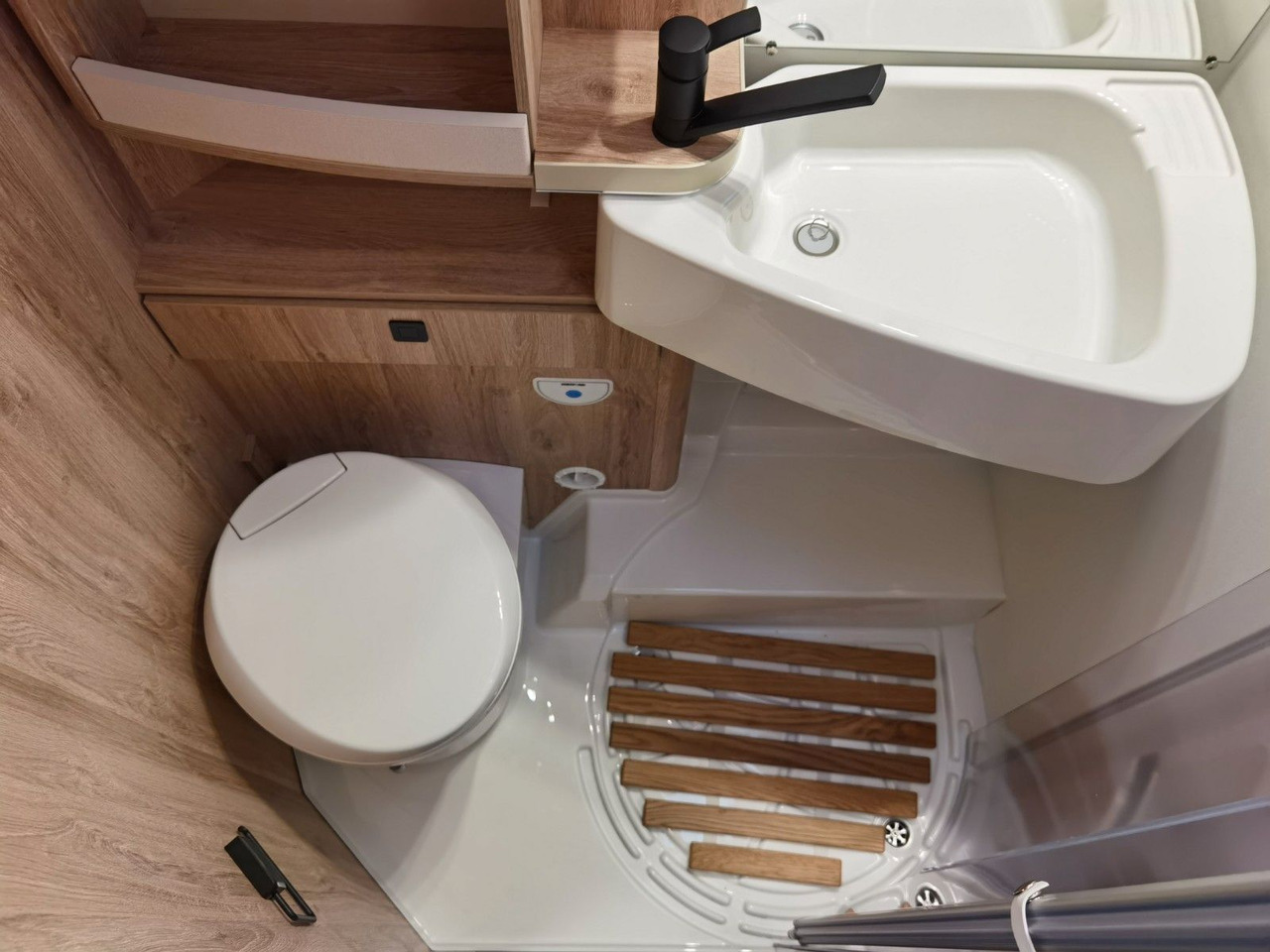 Teilintegriertes Wohnmobil Eura Mobil PROFILA T 695 EB / MODELL 2026 / EINZELBETTEN: das Bild 22 Teilintegriertes Wohnmobil Eura Mobil PROFILA T 695 EB / MODELL 2026 / EINZELBETTEN: das Bild 22