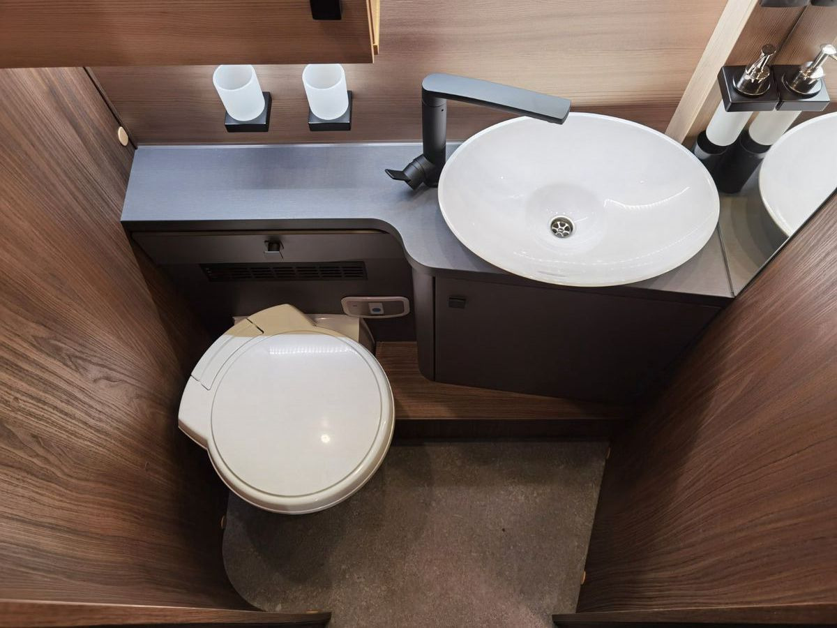 Teilintegriertes Wohnmobil Eura Mobil PROFILA T 726 EB /-2025-/ MONDIAL PLUS & S-PAKET: das Bild 23