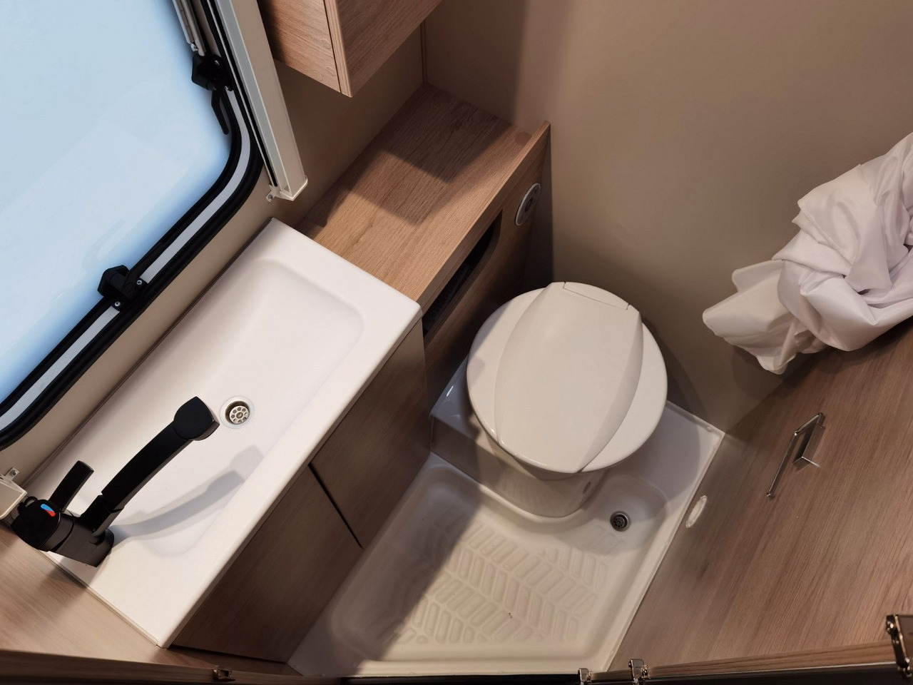 Wohnwagen Weinsberg CARAONE 390 QD  / -2026 -/ ALLE PAKETE: das Bild 21