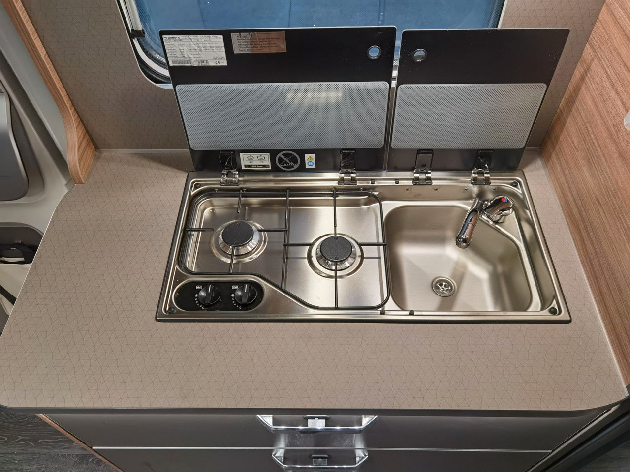 Weinsberg CARASUITE 650 MEG/155-DSG/EINZELBETTEN & HUBBETT - Leasing Weinsberg CARASUITE 650 MEG/155-DSG/EINZELBETTEN & HUBBETT: das Bild 16