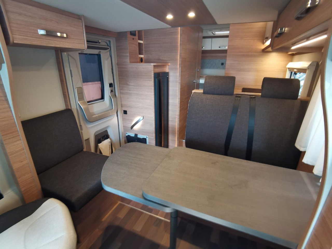 Weinsberg CARASUITE 650 MG / 140PS / HECKBETT & HUBBETT - Leasing Weinsberg CARASUITE 650 MG / 140PS / HECKBETT & HUBBETT: das Bild 17