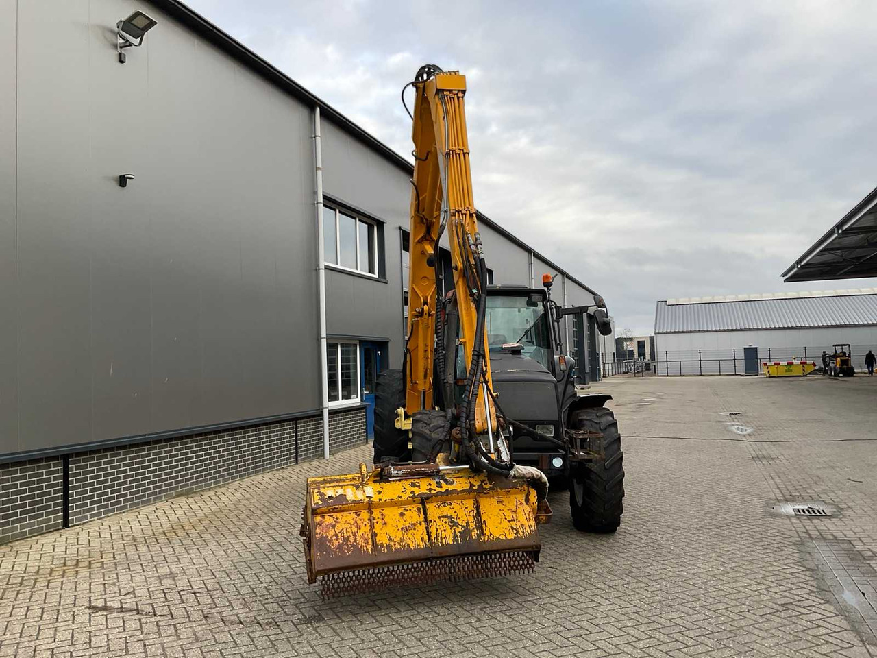 1999 VALTRA VALMET 8150 HITECH ALL-WHEEL DRIVE FARM TRACTOR - Traktor: das Bild 4 1999 VALTRA VALMET 8150 HITECH ALL-WHEEL DRIVE FARM TRACTOR - Traktor: das Bild 4