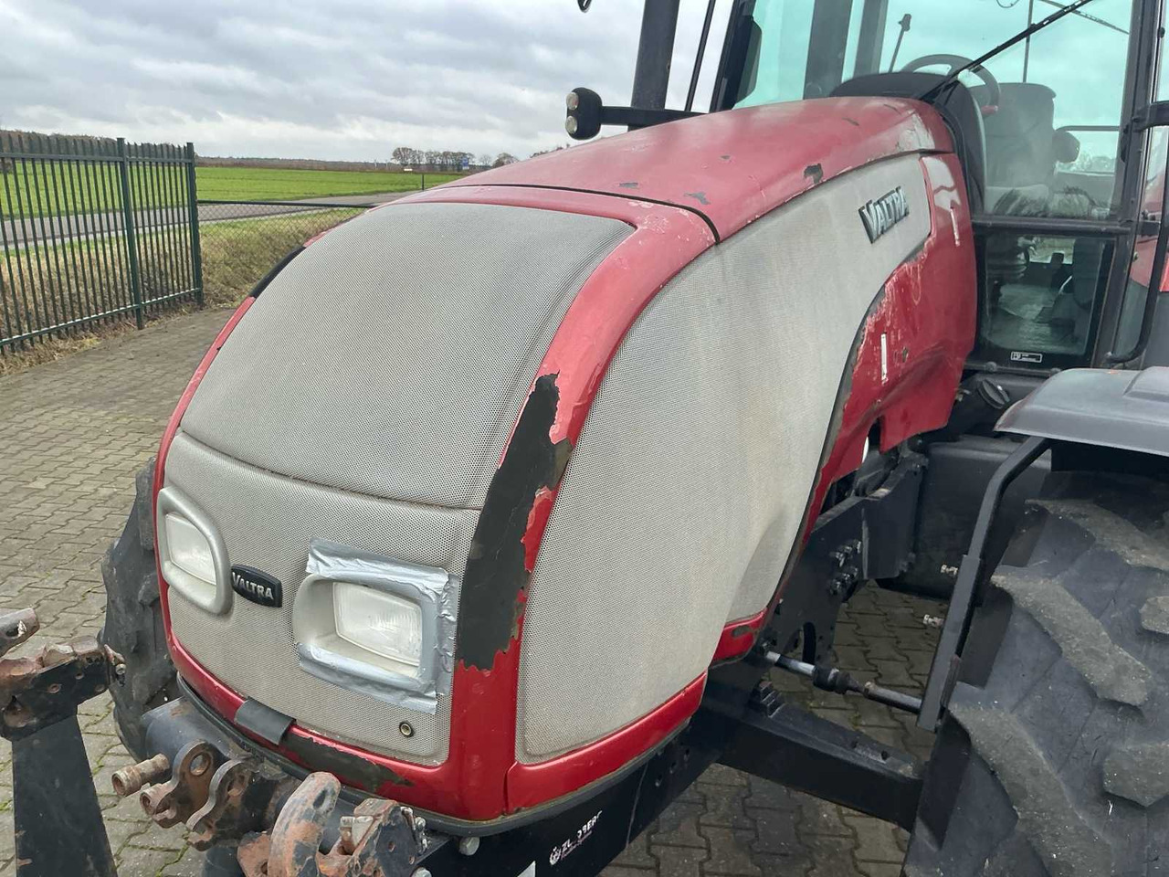 Traktor 2004 VALTRA T120 ALL-WHEEL DRIVE FARM TRACTOR: das Bild 13 Traktor 2004 VALTRA T120 ALL-WHEEL DRIVE FARM TRACTOR: das Bild 13