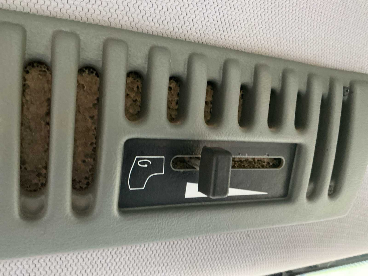 Traktor 2004 VALTRA T120 ALL-WHEEL DRIVE FARM TRACTOR: das Bild 25 Traktor 2004 VALTRA T120 ALL-WHEEL DRIVE FARM TRACTOR: das Bild 25