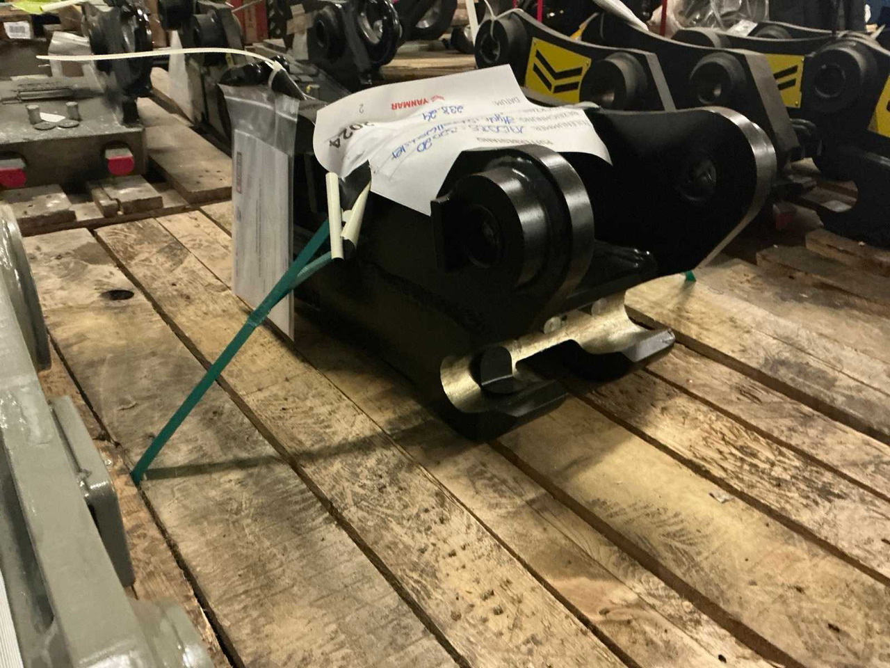 2024 YANMAR QUICK COUPLER, HYDR. - Radlader: das Bild 2 2024 YANMAR QUICK COUPLER, HYDR. - Radlader: das Bild 2