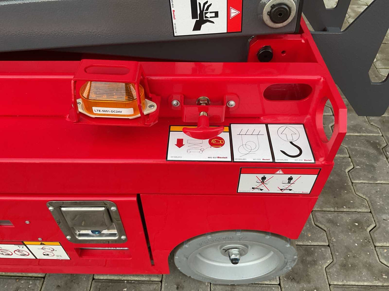 2025 MANTALL XE-60 MINI AERIAL WORK PLATFORM - Arbeitsbühne: das Bild 5 2025 MANTALL XE-60 MINI AERIAL WORK PLATFORM - Arbeitsbühne: das Bild 5