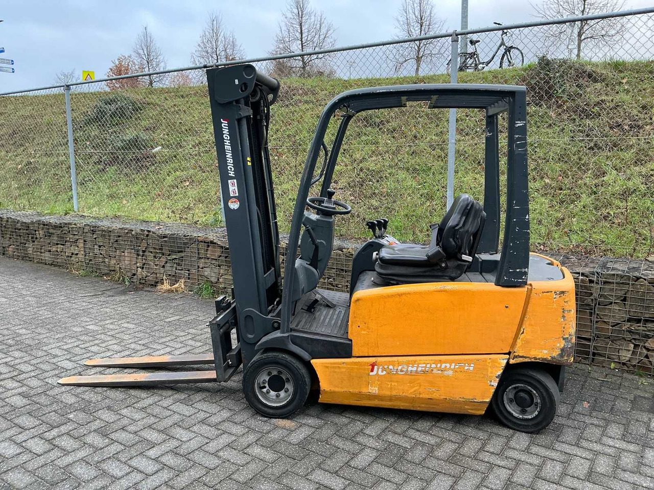JUNGHEINRICH EFG 216 FORKLIFT - Gabelstapler: das Bild 2 JUNGHEINRICH EFG 216 FORKLIFT - Gabelstapler: das Bild 2