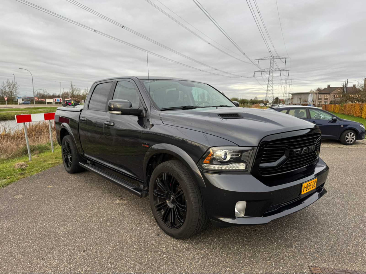 DODGE - RAM 1500 SPORT - 5.7 V8 QC - COMMERCIAL VEHICLE - Transporter: das Bild 2 DODGE - RAM 1500 SPORT - 5.7 V8 QC - COMMERCIAL VEHICLE - Transporter: das Bild 2