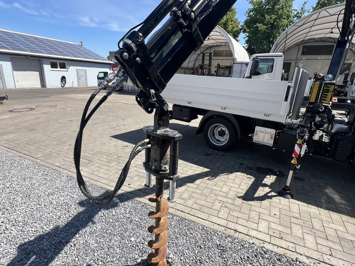 FUSO 3S15 Alu Pritsche 2.80m Ladekran Bohrgerät - Pritschenwagen: das Bild 3 FUSO 3S15 Alu Pritsche 2.80m Ladekran Bohrgerät - Pritschenwagen: das Bild 3