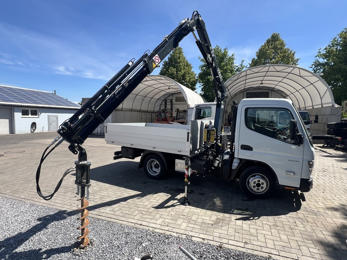 FUSO 3S15 Alu Pritsche 2.80m Ladekran Bohrgerät - Pritschenwagen: das Bild 1 FUSO 3S15 Alu Pritsche 2.80m Ladekran Bohrgerät - Pritschenwagen: das Bild 1