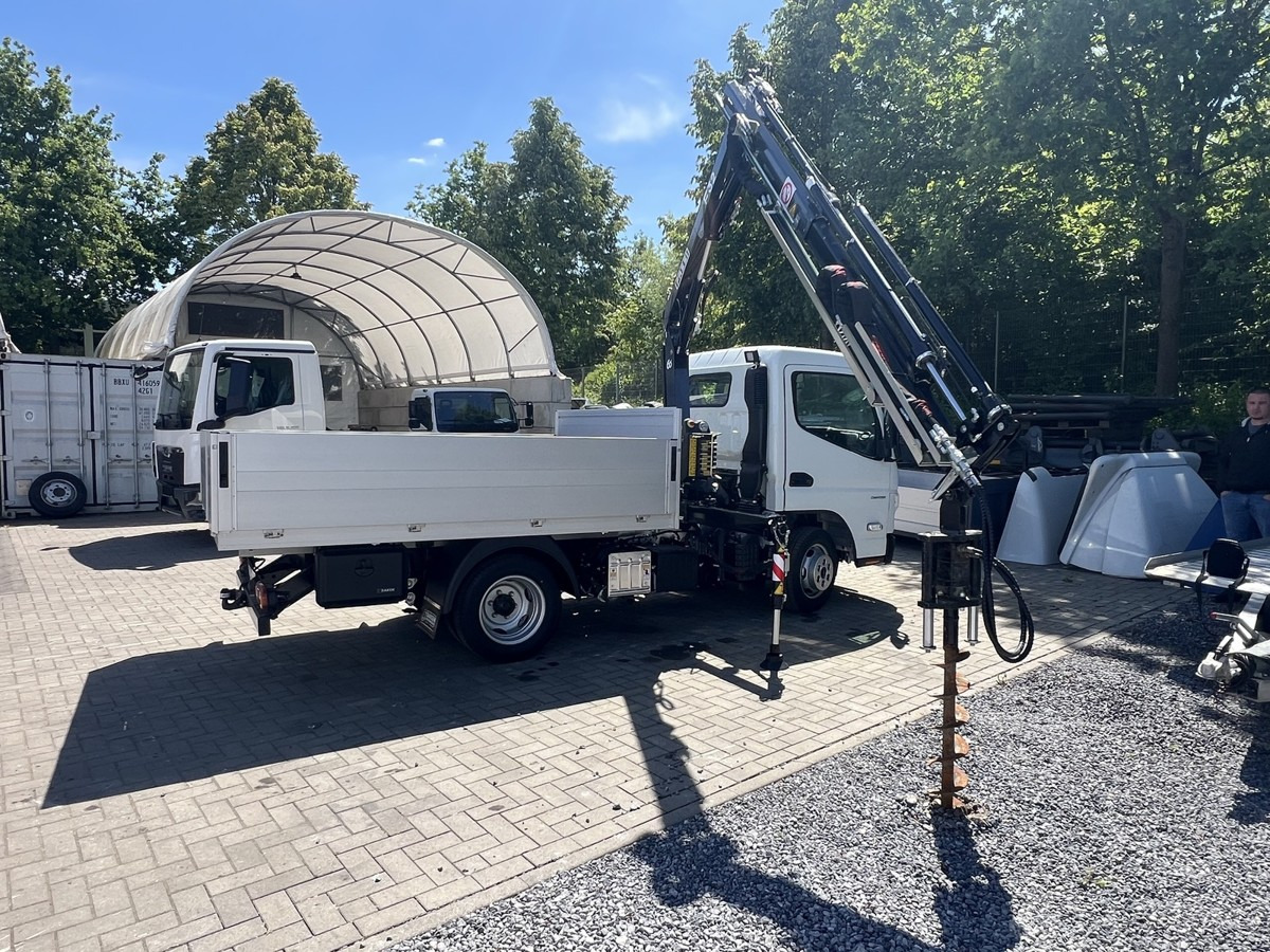 FUSO 3S15 Alu Pritsche 2.80m Ladekran Bohrgerät - Pritschenwagen: das Bild 2 FUSO 3S15 Alu Pritsche 2.80m Ladekran Bohrgerät - Pritschenwagen: das Bild 2