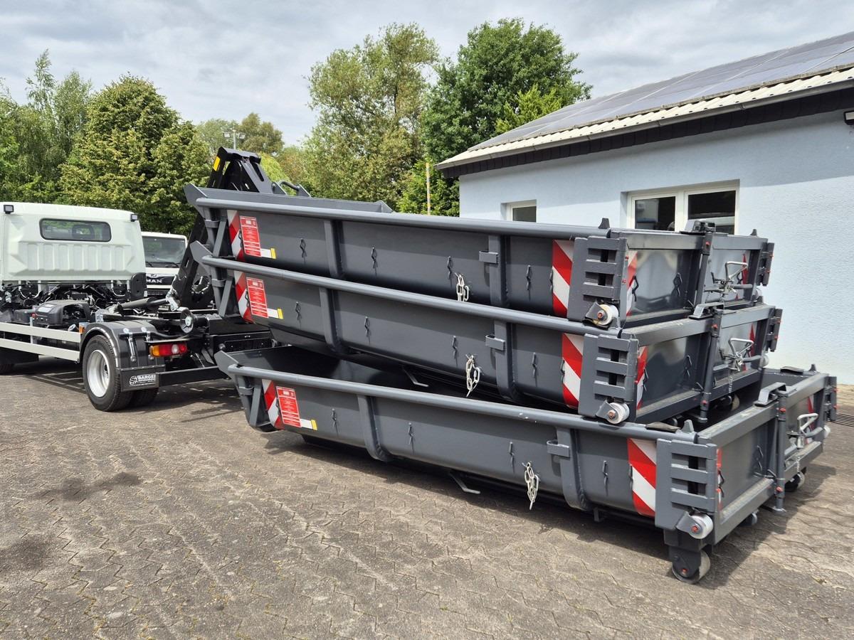 FUSO FUSO 9C18 40km/h City Abrollkipper WLF Swiss CH - Abrollkipper: das Bild 2 FUSO FUSO 9C18 40km/h City Abrollkipper WLF Swiss CH - Abrollkipper: das Bild 2