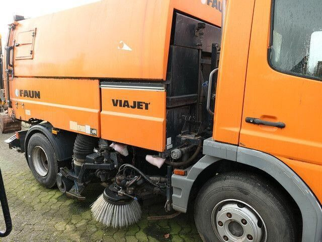 Mercedes-Benz 1018 Atego 4x2, Faun Viatec, Viajet 5R, Klima - Kehrmaschine: das Bild 2 Mercedes-Benz 1018 Atego 4x2, Faun Viatec, Viajet 5R, Klima - Kehrmaschine: das Bild 2