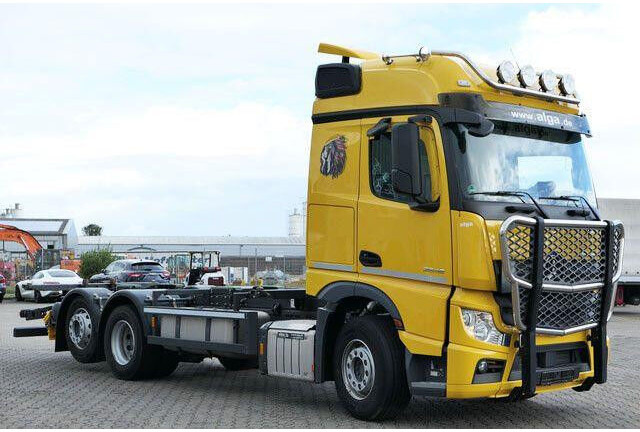 Mercedes-Benz 2546 L 6x2, MP4, 2x Schlafliege, Bullfänger, AC - Fahrgestell LKW: das Bild 4 Mercedes-Benz 2546 L 6x2, MP4, 2x Schlafliege, Bullfänger, AC - Fahrgestell LKW: das Bild 4