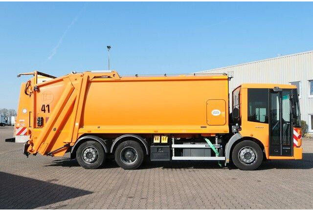 Mercedes-Benz 2633 L ECONIC, HN-Schörling, Zöller, gelenkt, AC - Müllwagen: das Bild 2 Mercedes-Benz 2633 L ECONIC, HN-Schörling, Zöller, gelenkt, AC - Müllwagen: das Bild 2