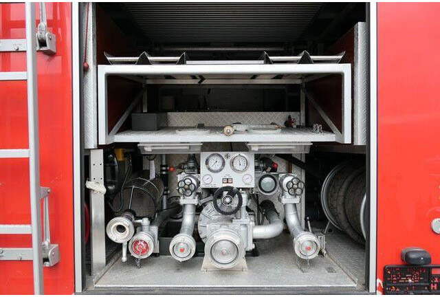 Feuerwehrfahrzeug Mercedes-Benz 814 F/Feuerwehr/Pumpe/9 Sitze: das Bild 9 Feuerwehrfahrzeug Mercedes-Benz 814 F/Feuerwehr/Pumpe/9 Sitze: das Bild 9