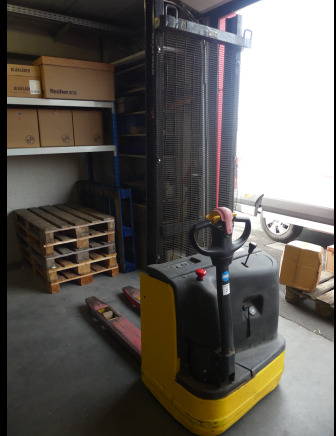 REF:Bâtiment A - Gerbeur Komatsu MWS 10-1R - Hochhubwagen: das Bild 1 REF:Bâtiment A - Gerbeur Komatsu MWS 10-1R - Hochhubwagen: das Bild 1