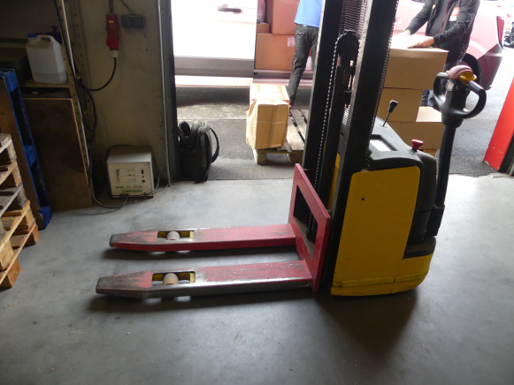 REF:Bâtiment A - Gerbeur Komatsu MWS 10-1R - Hochhubwagen: das Bild 2 REF:Bâtiment A - Gerbeur Komatsu MWS 10-1R - Hochhubwagen: das Bild 2