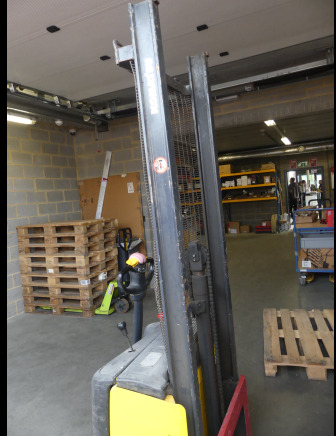 REF:Bâtiment A - Gerbeur Komatsu MWS 10-1R - Hochhubwagen: das Bild 4 REF:Bâtiment A - Gerbeur Komatsu MWS 10-1R - Hochhubwagen: das Bild 4