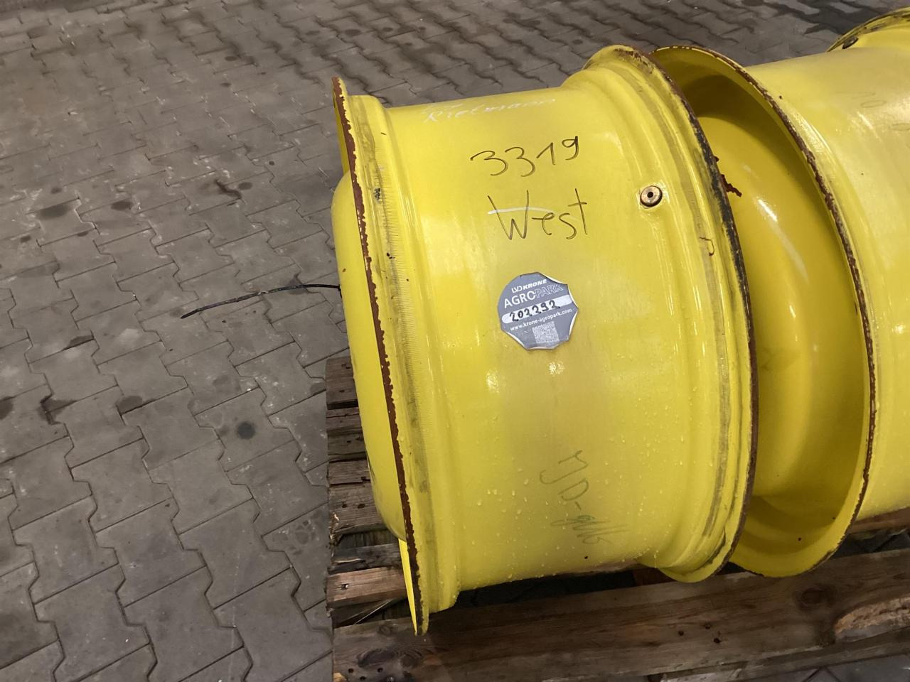 John Deere 15x30 - Reifen für Landmaschine: das Bild 2 John Deere 15x30 - Reifen für Landmaschine: das Bild 2