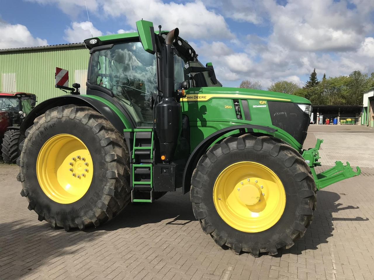 John Deere 6R 250 - Traktor: das Bild 2 John Deere 6R 250 - Traktor: das Bild 2