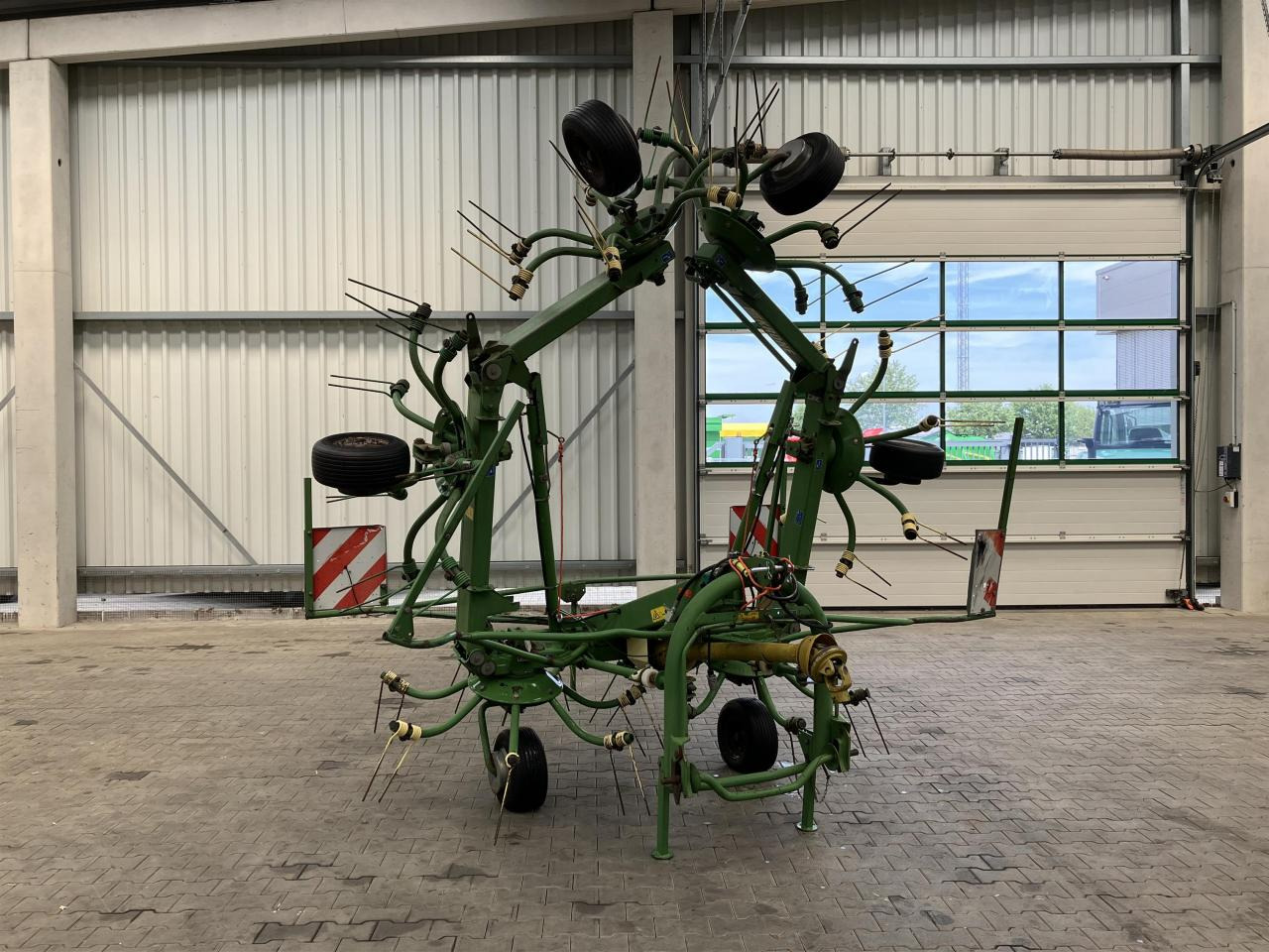 Krone KW 7.70/6x7 - Heuwender/ Wenderechen: das Bild 2 Krone KW 7.70/6x7 - Heuwender/ Wenderechen: das Bild 2